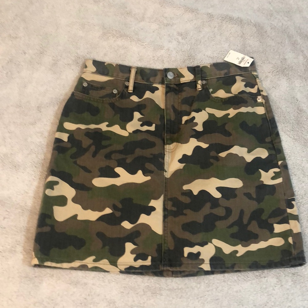 Women’s GAP camo denim mini skirt